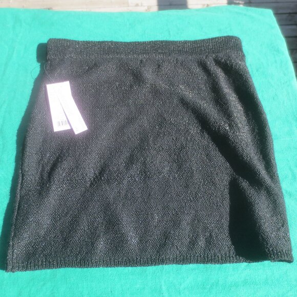 Brand New NWT Acrylic Short 16" Skirt with Glitter and Sparkle Accent - Size Sma - Picture 1 of 9